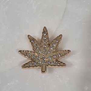 Crocs Elevated Hemp Leaf Jibbitz Charm